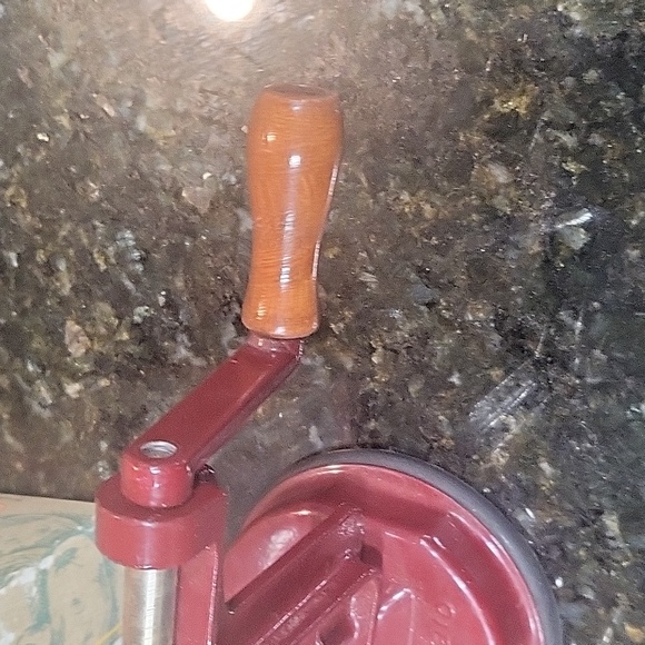 Apple Peeler, Potato, Corer, Slicer by "Back to Basics" "Peel Away" - Picture 2 of 7